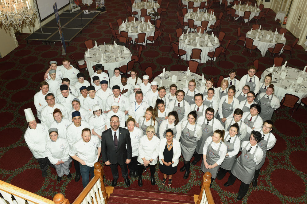 Foodie students do just fine by dining charity
